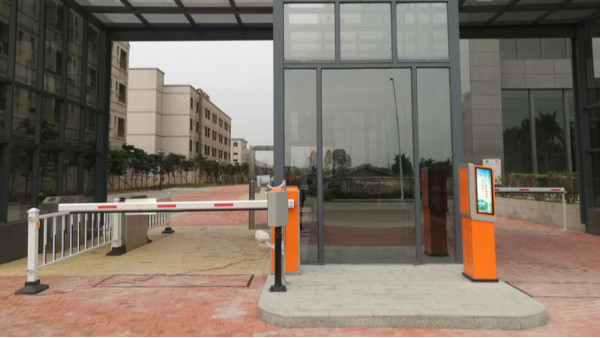 安防监控系统安装公司分享富士智能停车场系统介绍