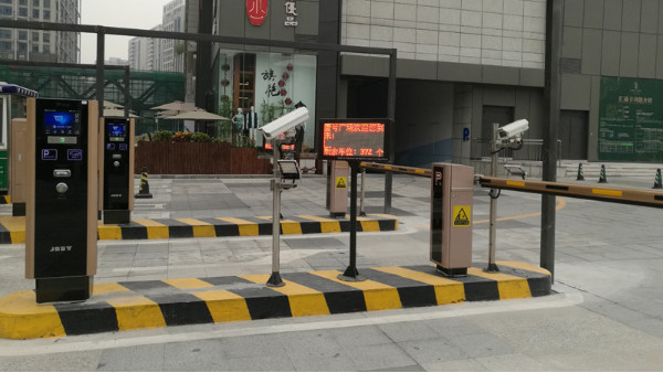 高清监控系统谈智慧停车市场需求兴盛
